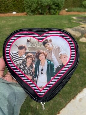 One Direction Black and Pink Toiletry Bag with Band Photo Panel